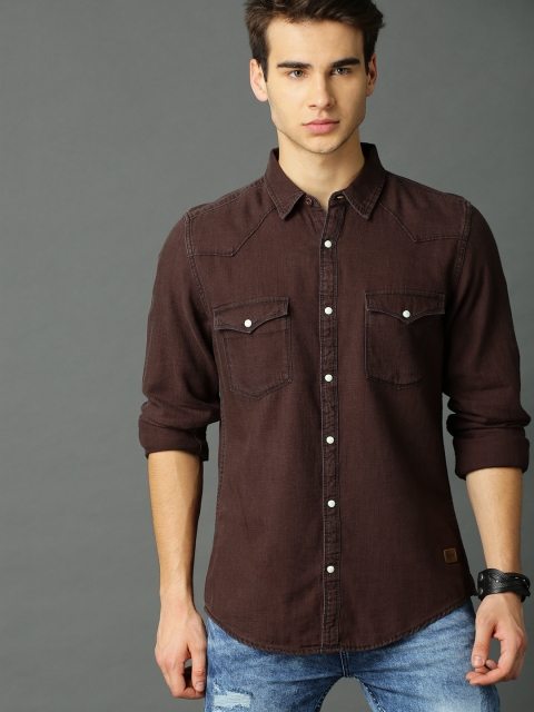 

Roadster Men Coffee Brown Regular Fit Solid Chambray Casual Shirt