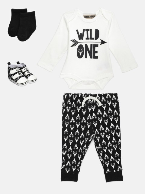 

HONOUR & PRIDE Boys Off-White & Black Printed Clothing Set