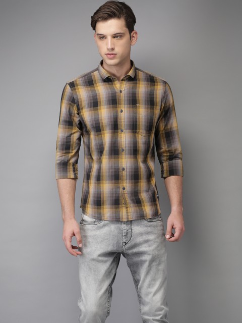 

Flying Machine Men Beige & Grey Regular Fit Checked Casual Shirt