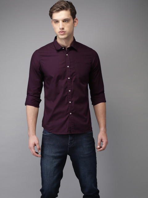 

Flying Machine Men Burgundy Regular Fit Solid Casual Shirt