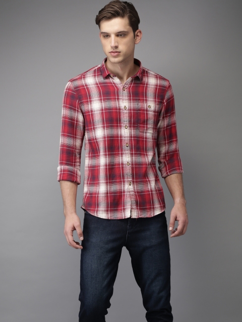 

Flying Machine Men Red & White Regular Fit Checked Casual Shirt