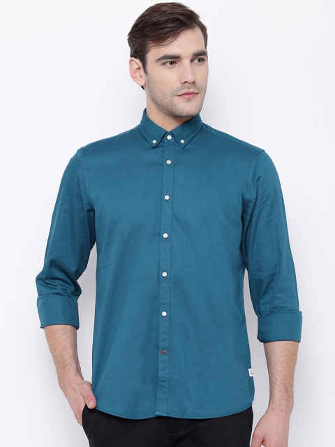 

Blackberrys Men Teal Blue Slim Fit Solid Casual Shirt