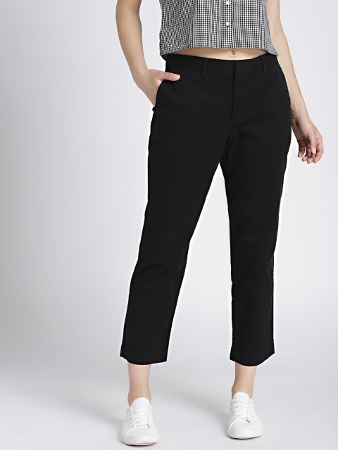 

GAP Women Black Slim Fit Solid Cropped Chinos
