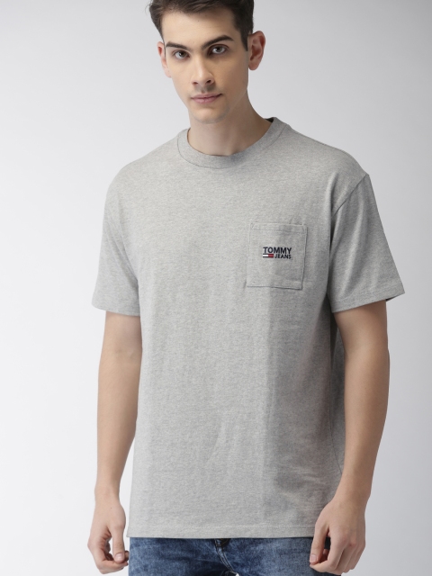 

Tommy Hilfiger Men Grey Solid Round Neck T-shirt