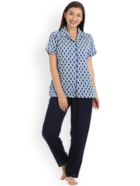 

Clovia Women Navy Blue & White Printed Lounge Set LS0350P08XL
