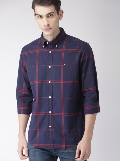 

Tommy Hilfiger Men Navy Blue & Red Regular Fit Checked Casual Shirt