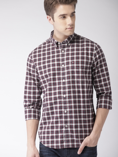 

Tommy Hilfiger Men Burgundy & White Regular Fit Checked Casual Shirt