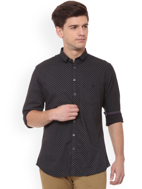 

Men Black Slim Fit Printed Casual Shirt
