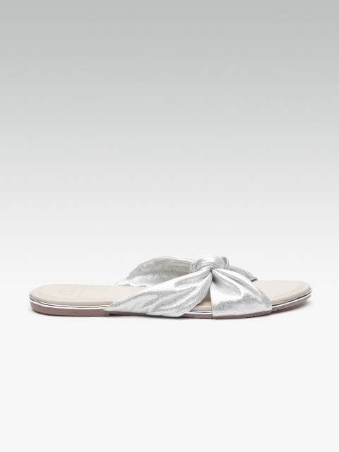 

Carlton London Women Silver-Toned Solid Open Toe Flats