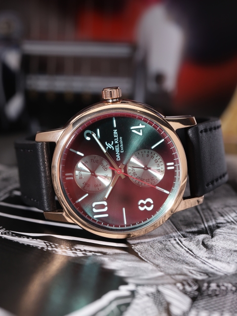 

Daniel Klein Exclusive Men Maroon & Green Dual-Toned Analogue Watch DK11842-4