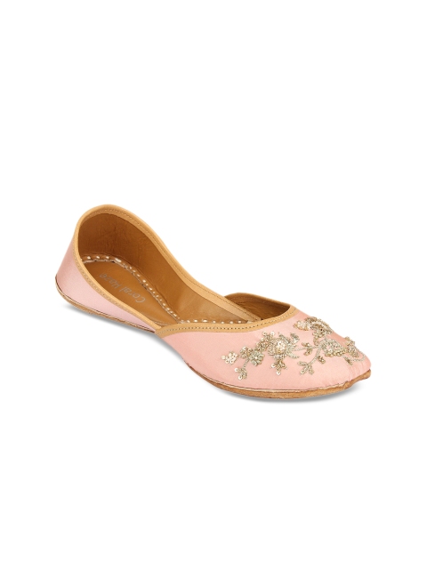 

Coral Haze Women Pink Embellished Juttis