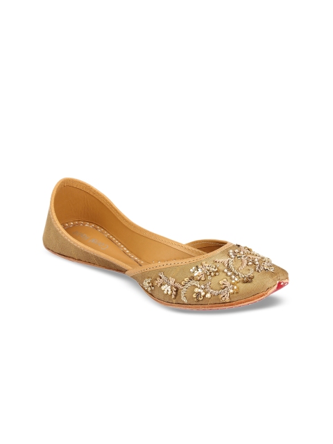 

Coral Haze Women Gold-Toned Embellished Juttis