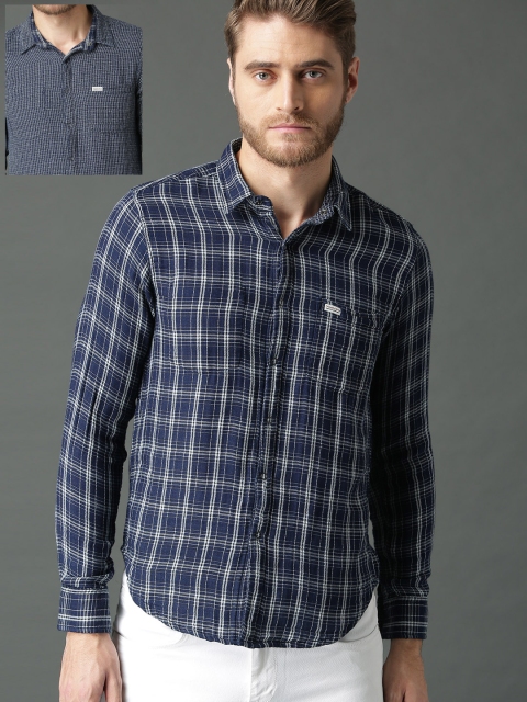 

Roadster Men Navy Blue & White Regular Fit Reversible Checked Casual Shirt