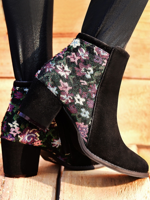 

Street Style Store Women Black Woven Design Heeled Boots