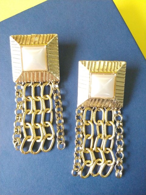 

OOMPH Off-White Gold-Plated Tasselled Square Drop Earrings