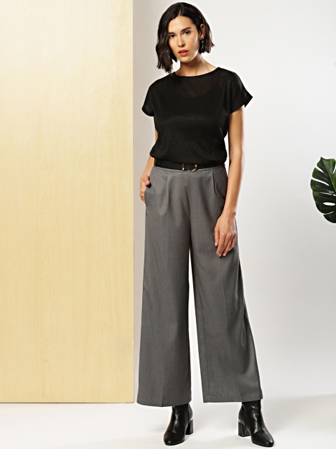 

her by invictus Women Black Solid High-Low Top