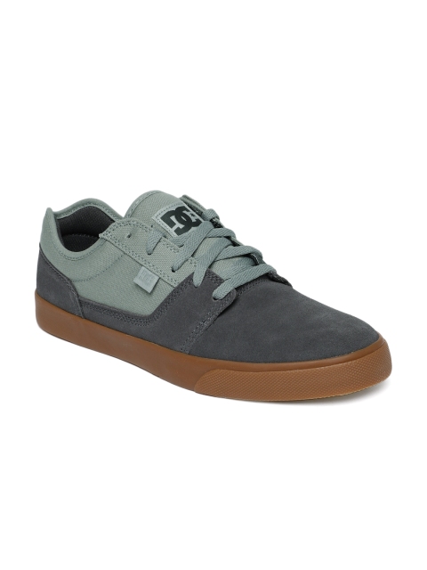 

DC Men Grey Solid Suede Sneakers
