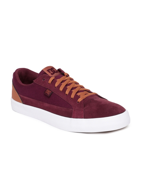 

DC Men Burgundy LYNNFIELD Suede Sneakers