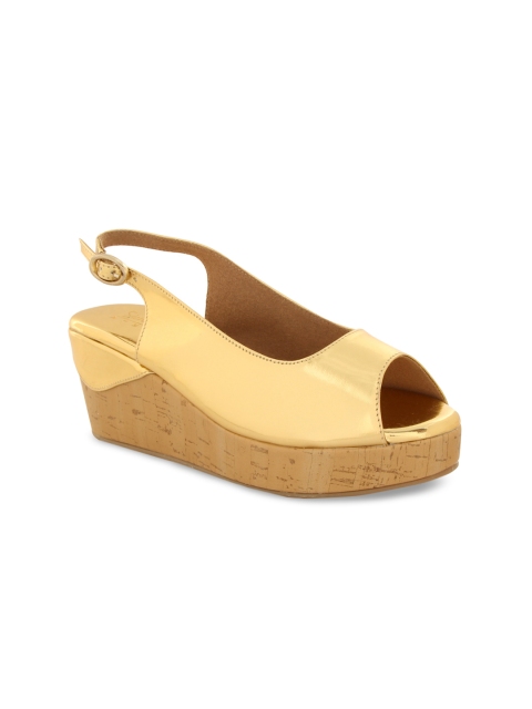 

Siendo Desi Women Gold-Toned Solid Peep Toes