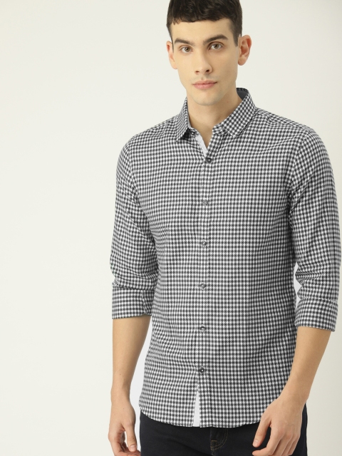 

United Colors of Benetton Men Black & White Slim Fit Checked Casual Shirt