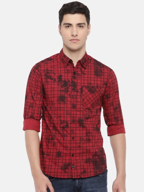 

SPYKAR Men Maroon & Black Slim Fit Checked Casual Shirt