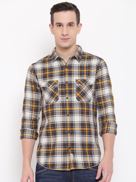 

SPYKAR Men Off-White & Brown Slim Fit Checked Casual Shirt