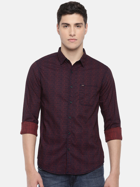 

SPYKAR Men Maroon & Navy Blue Slim Fit Printed Casual Shirt