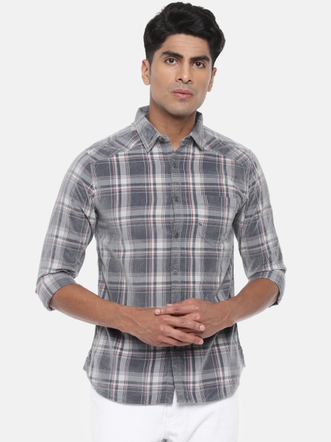 

SPYKAR Men Grey & White Regular Fit Checked Casual Shirt
