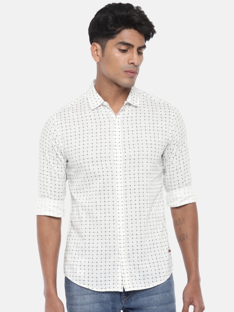 

SPYKAR Men White Regular Fit Checked Casual Shirt