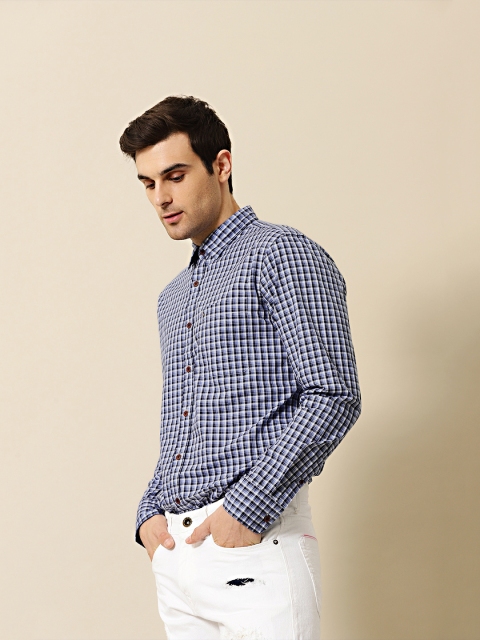 

Mr Bowerbird Men White & Blue Tailored Fit Checked Casual Shirt