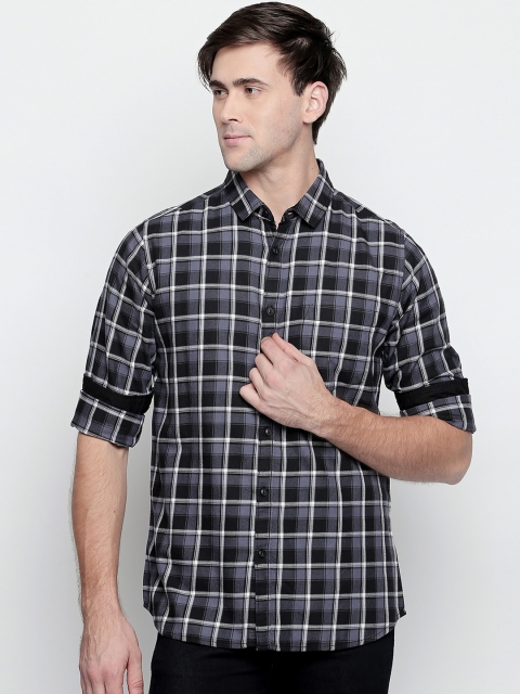 

Dennis Lingo Men Black & Blue Slim Fit Checked Casual Shirt