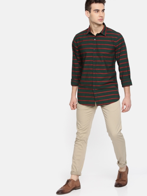 

HERE&NOW Men Green & Red Regular Fit Striped Casual Shirt