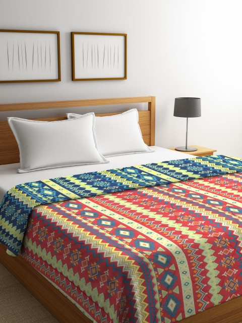 

CORE Designed by SPACES Blue & Green Mild Winter 150 GSM Reversible Double Bed Quilt