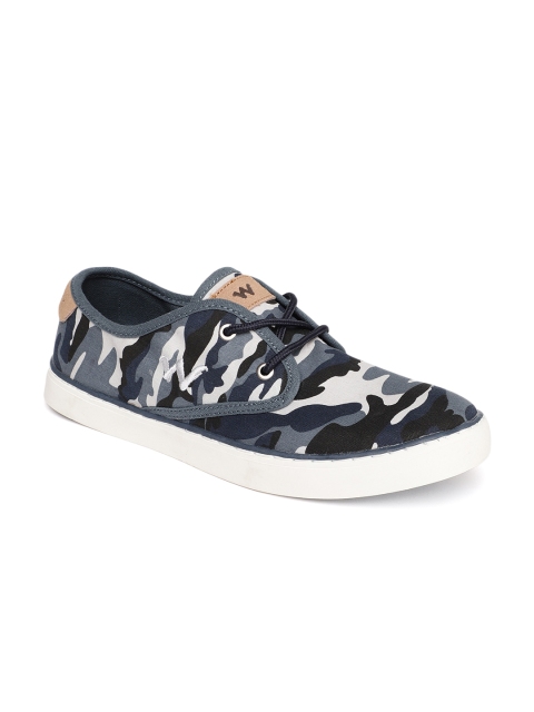 

Wildcraft Men Black & Grey Printed Sneakers