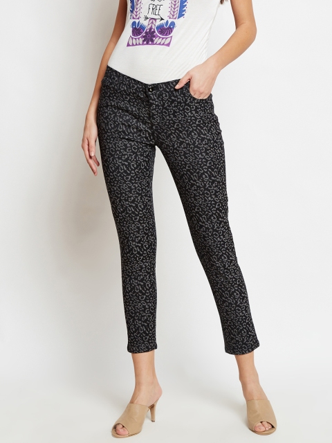 

Taanz Women Black & Grey Straight Fit Mid-Rise Clean Look Crop Jeans