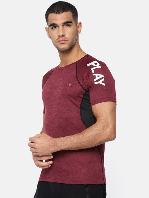 

The Indian Garage Co Men Red Solid Round Neck T-shirt