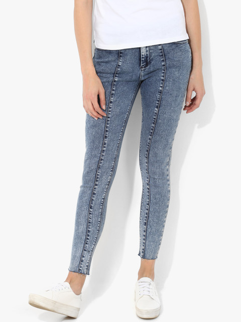 

Blue Mid-Rise Jeans