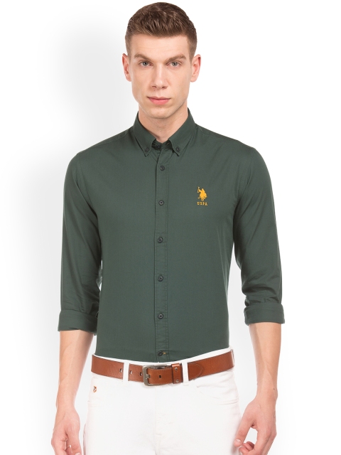 

U.S. Polo Assn. Men Green Tailored Fit Solid Semiformal Shirt