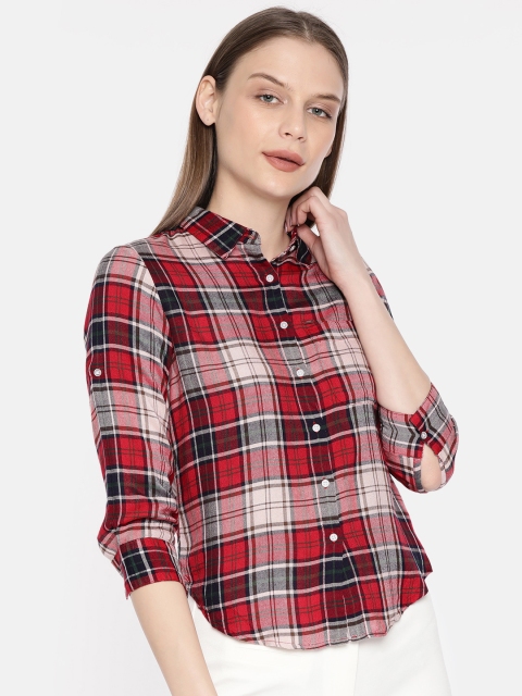 

SPYKAR Women Red & Navy Blue Regular Fit Checked Casual Shirt