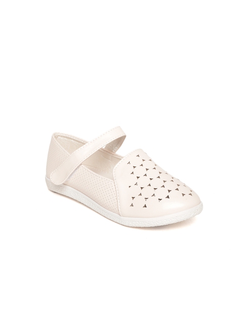 

Fame Forever by Lifestyle Girls Cream-Coloured Solid Ballerinas with Laser Cuts
