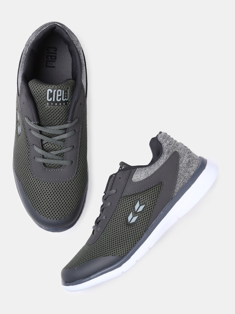 

Crew STREET Men Grey Running Shoes