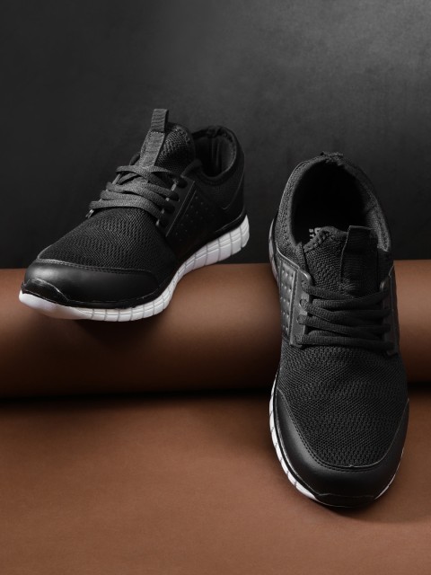 

Crew STREET Men Black Running Shoes