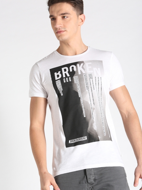 

s.Oliver Men White & Black Printed Round Neck T-shirt