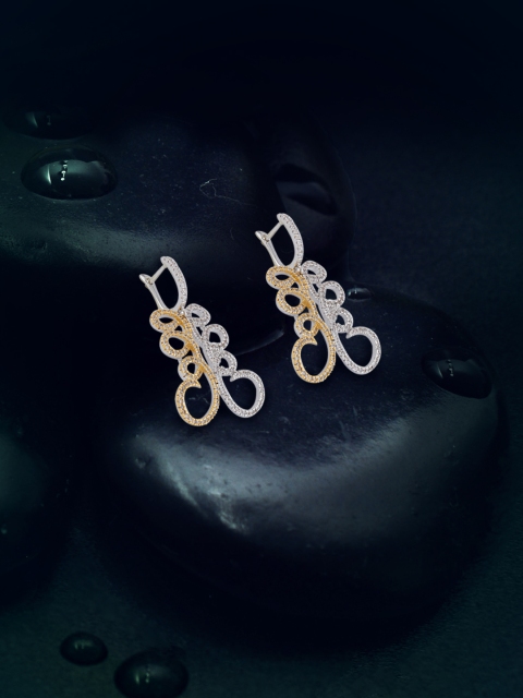 

shaze Silver-Toned Contemporary Drop Earrings