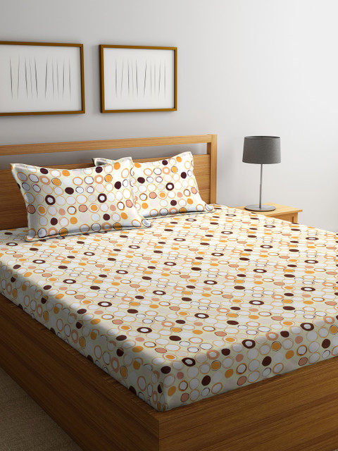 

CORE Designed by SPACES Cream-Coloured & Brown Geometric Flat 104 TC Cotton 1 Queen Bedsheet with 2 Pillow Covers