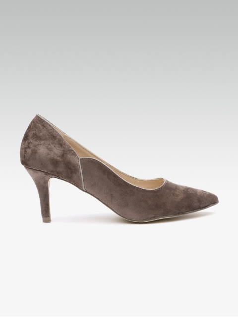 

Carlton London Women Brown Solid Pumps with Velvet Finish