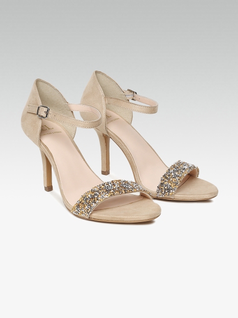 

Carlton London Women Beige & Gold-Toned Colourblocked Heels