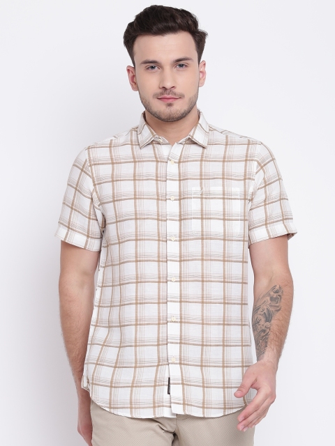 

Blackberrys Men Off-White & Beige Slim Fit Checked Casual Shirt