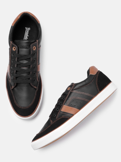 

Roadster Men Black Sneakers