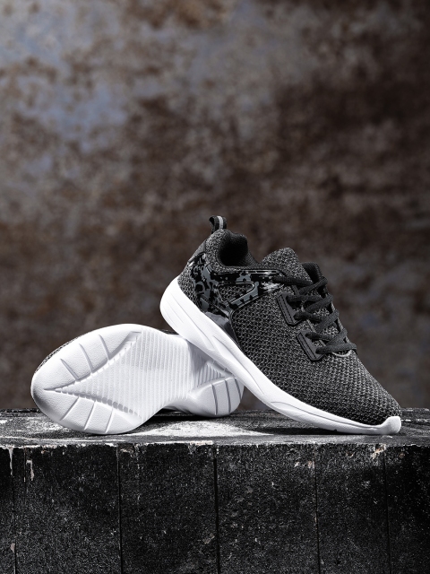 

Roadster Men Black Sneakers